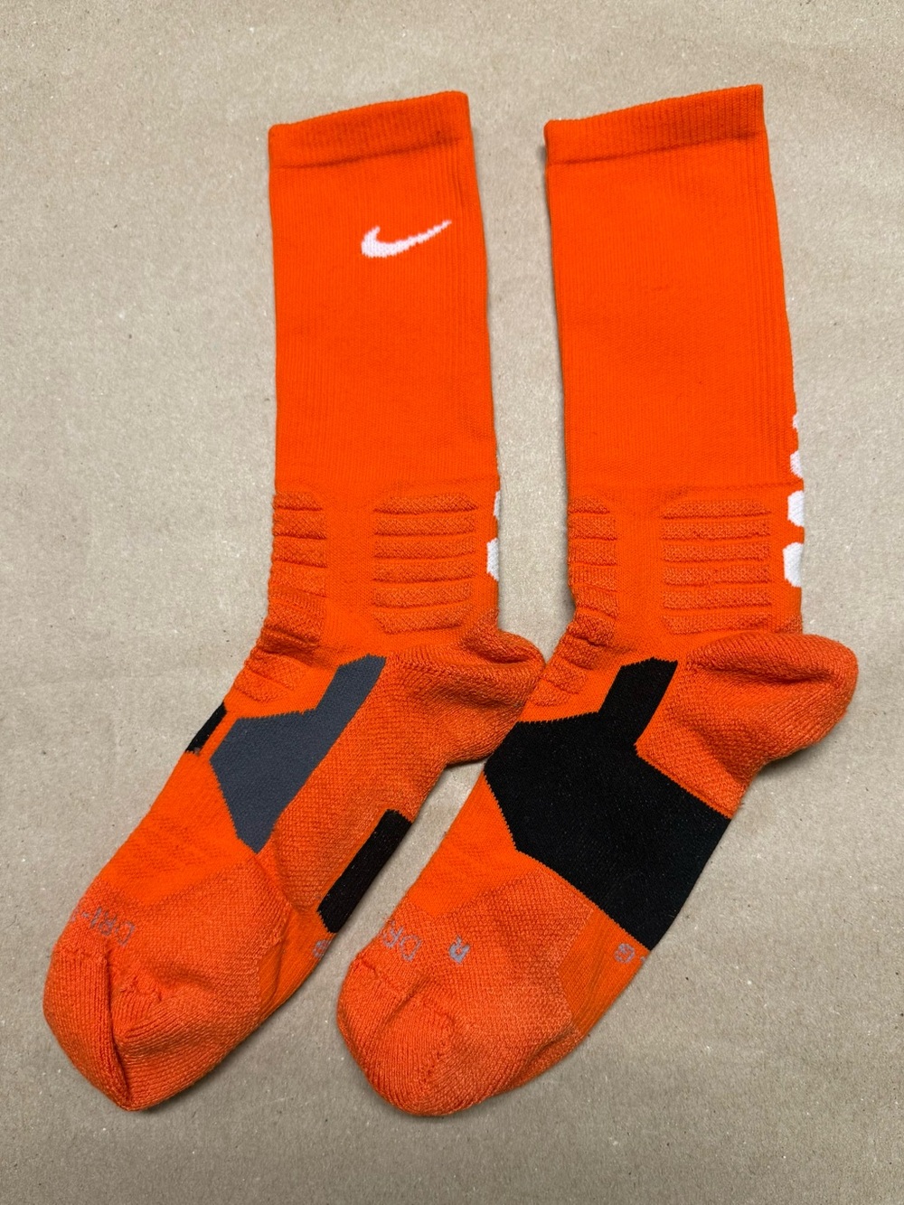 Nike HyperElite Crew L Large Orange White Menโs 8-12 Basketball Socks Cushion!